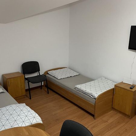 Noclegi Pracownicze Lazur Ciechanów Екстериор снимка