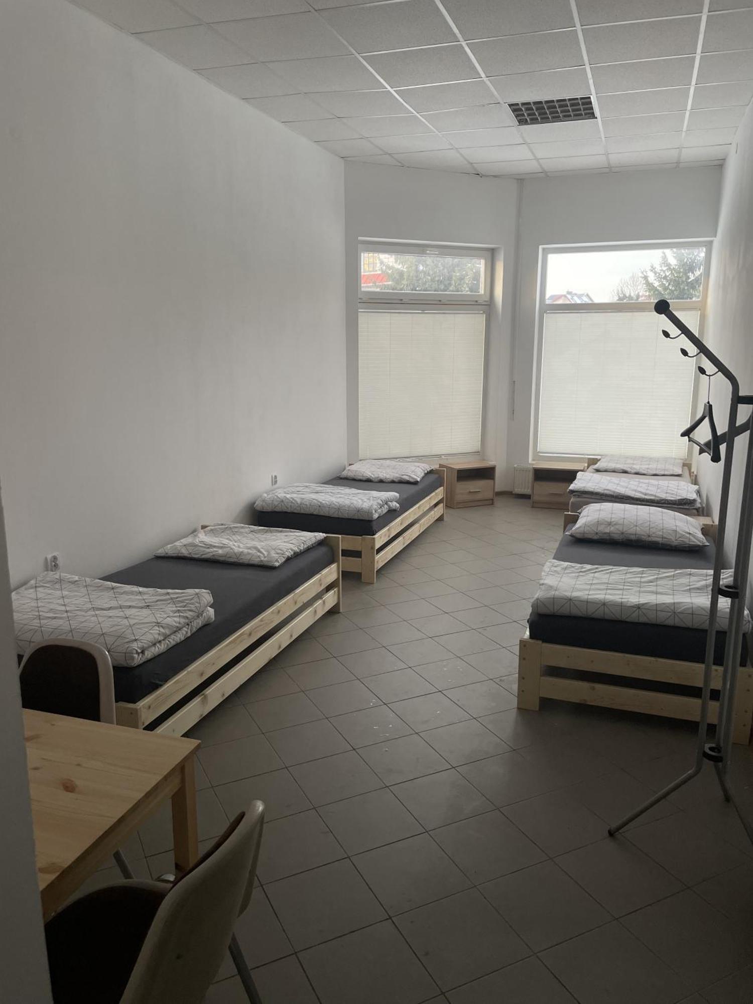 Noclegi Pracownicze Lazur Ciechanów Екстериор снимка